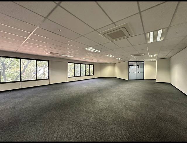 336M² OFFICE TO LET IN PARKTOWN